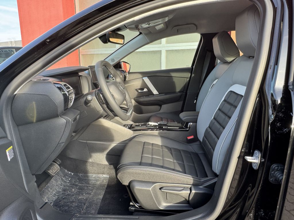 Fahrzeugabbildung Citroën C4 Benziner 130 Automatik MAX + Winter Techno Paket