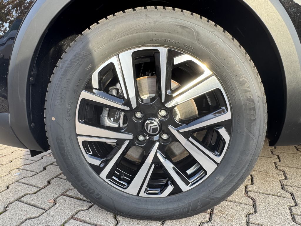 Fahrzeugabbildung Citroën C4 Benziner 130 Automatik MAX + Winter Techno Paket