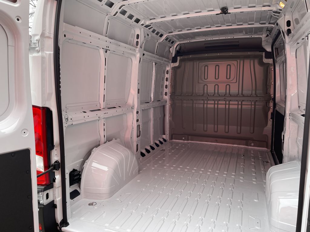 Fahrzeugabbildung Citroën Jumper Kawa 35 L2H2 BlueHDi 140 + NAVI, WINTER-P