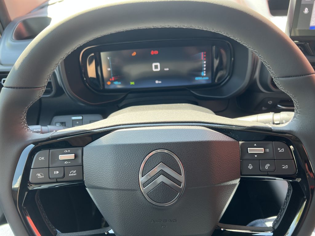 Fahrzeugabbildung Citroën Berlingo XL BlueHDi 130 MAX