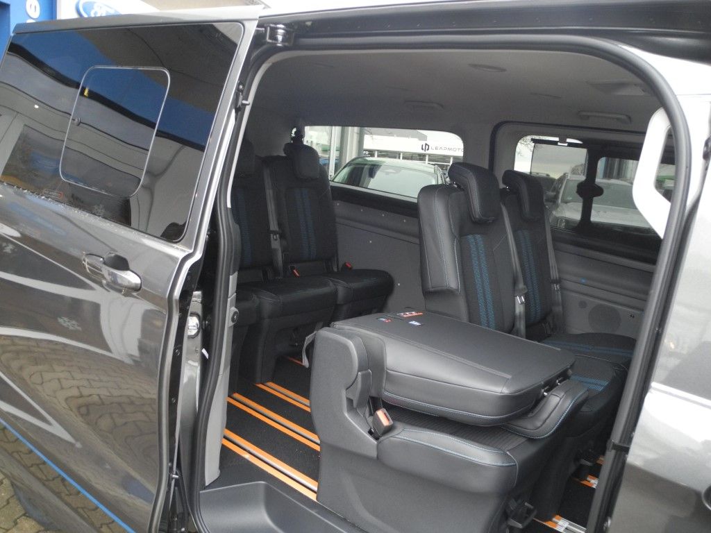 Fahrzeugabbildung Ford Tourneo Custom L2 4x4 Autm. Sport - Matrix LED