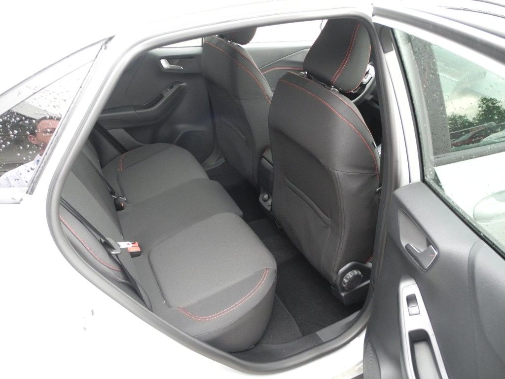 Fahrzeugabbildung Ford Puma 1.0 Hybrid Aut. ST-LINE Panorama, Matrix