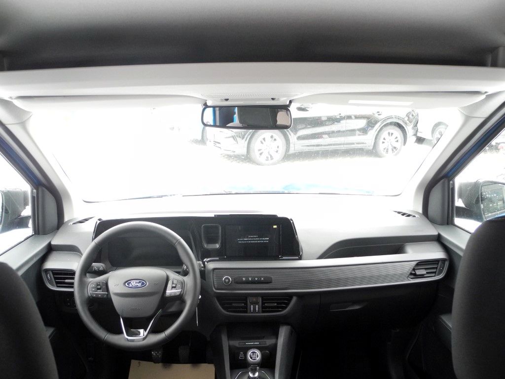 Fahrzeugabbildung Ford Tourneo Courier 1.0 TREND - AHK, Allw., Winter-P