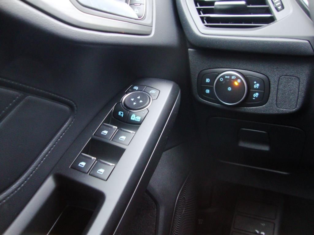 Fahrzeugabbildung Ford Focus 1.0 TITANIUM X- LED blendfrei, Allw., Navi
