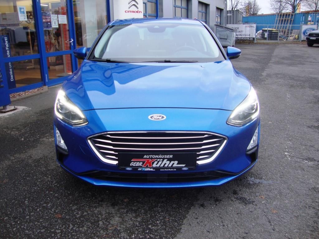 Fahrzeugabbildung Ford Focus 1.0 TITANIUM X- LED blendfrei, Allw., Navi