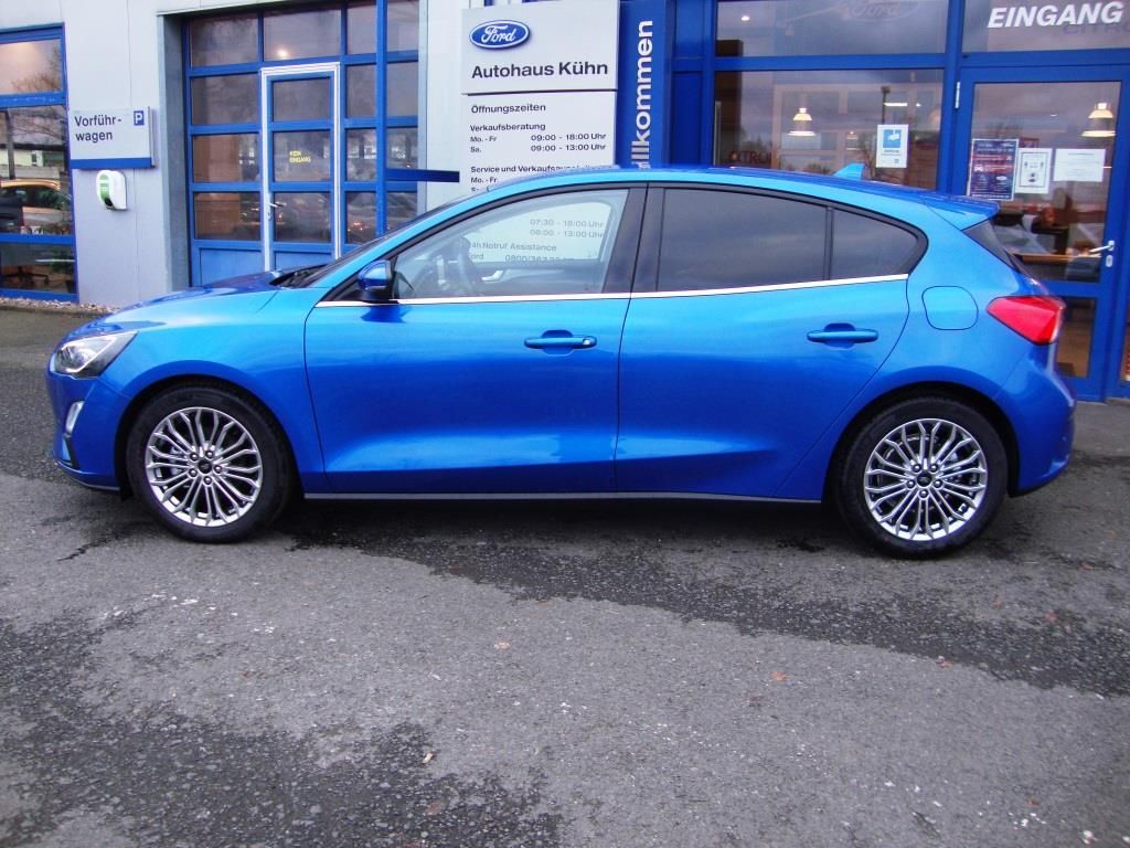 Fahrzeugabbildung Ford Focus 1.0 TITANIUM X- LED blendfrei, Allw., Navi