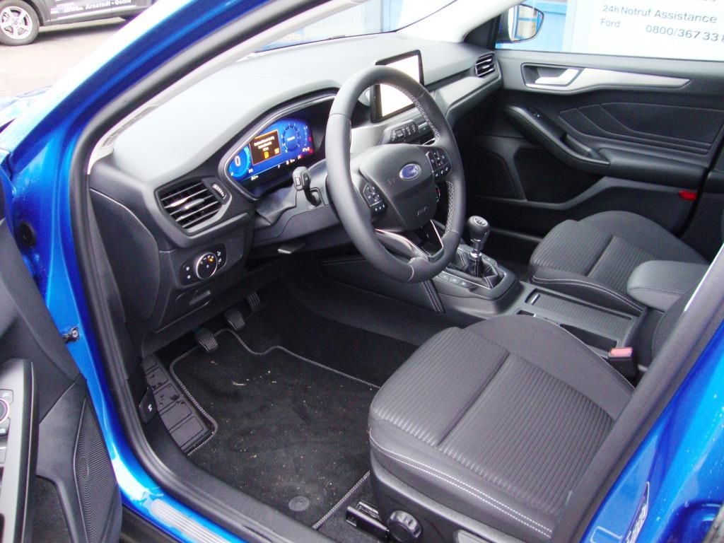 Fahrzeugabbildung Ford Focus 1.0 TITANIUM X- LED blendfrei, Allw., Navi
