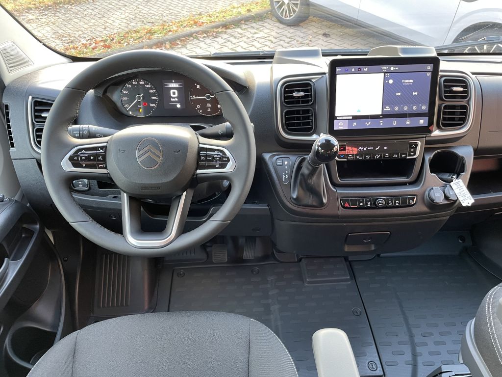 Fahrzeugabbildung Citroën Jumper Pritsche Doka 35 Heavy L4 180 AT + Standh