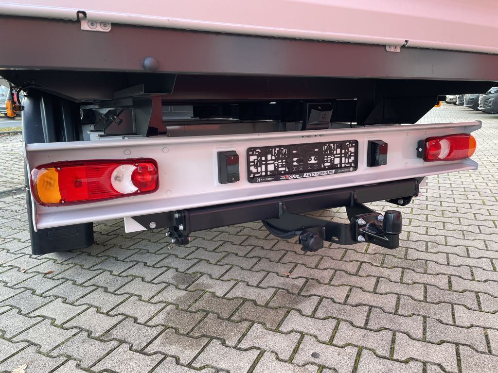 Fahrzeugabbildung Citroën Jumper Pritsche Doka 35 Heavy L4 180 AT + Standh