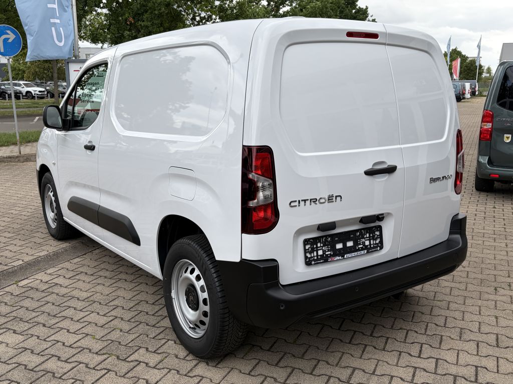 Fahrzeugabbildung Citroën Berlingo M Diesel 130 + AHK, Webasto, 3-Sitzer