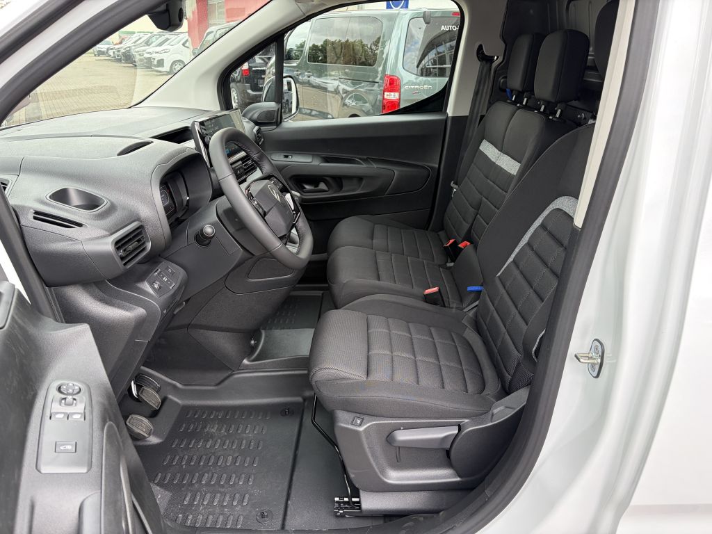 Fahrzeugabbildung Citroën Berlingo M Diesel 130 + AHK, Webasto, 3-Sitzer