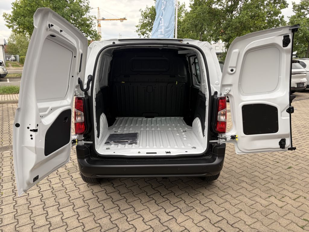 Fahrzeugabbildung Citroën Berlingo M Diesel 130 + AHK, Webasto, 3-Sitzer