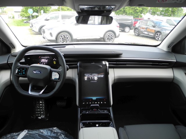 Fahrzeugabbildung Ford Explorer Ext Range RWD 77kWh - Parkass., eHeck.