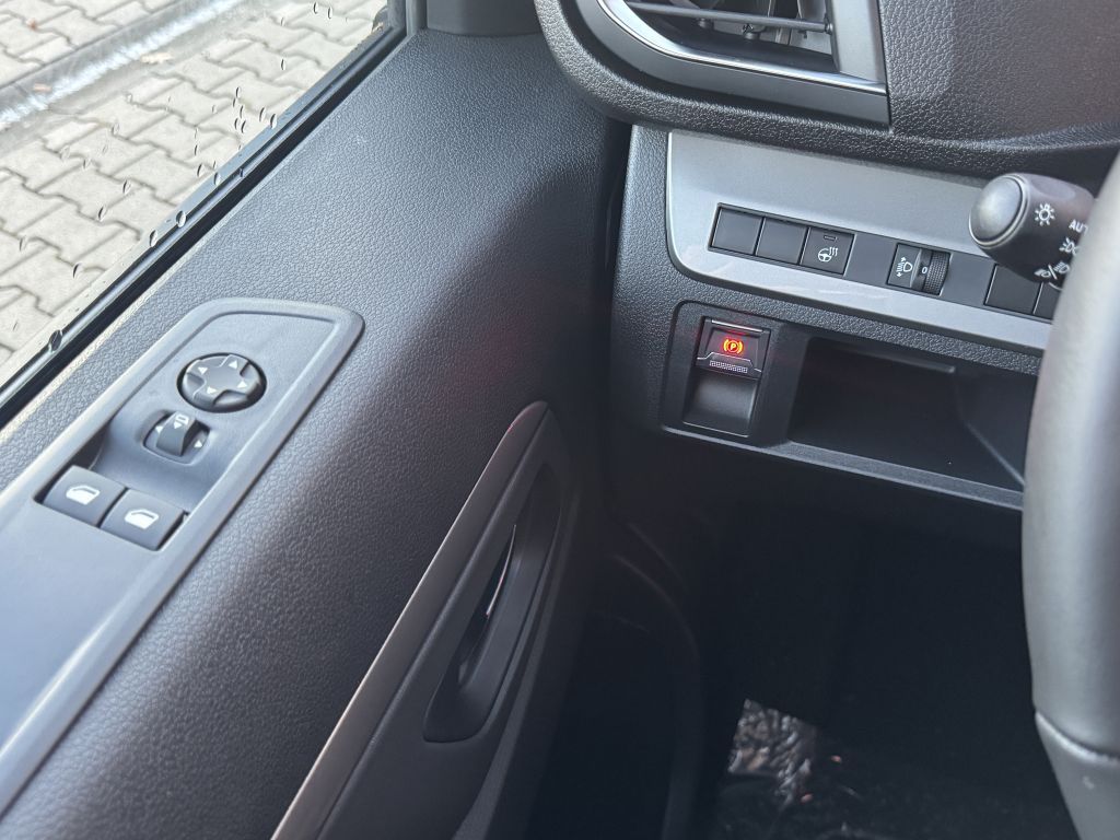 Fahrzeugabbildung Citroën Spacetourer M Diesel 180 Plus Automatik