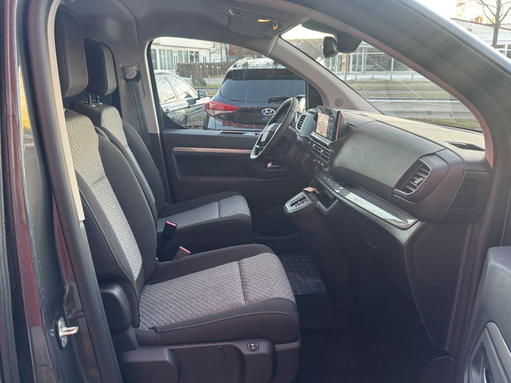 Fahrzeugabbildung Citroën Spacetourer M Diesel 180 Plus Automatik