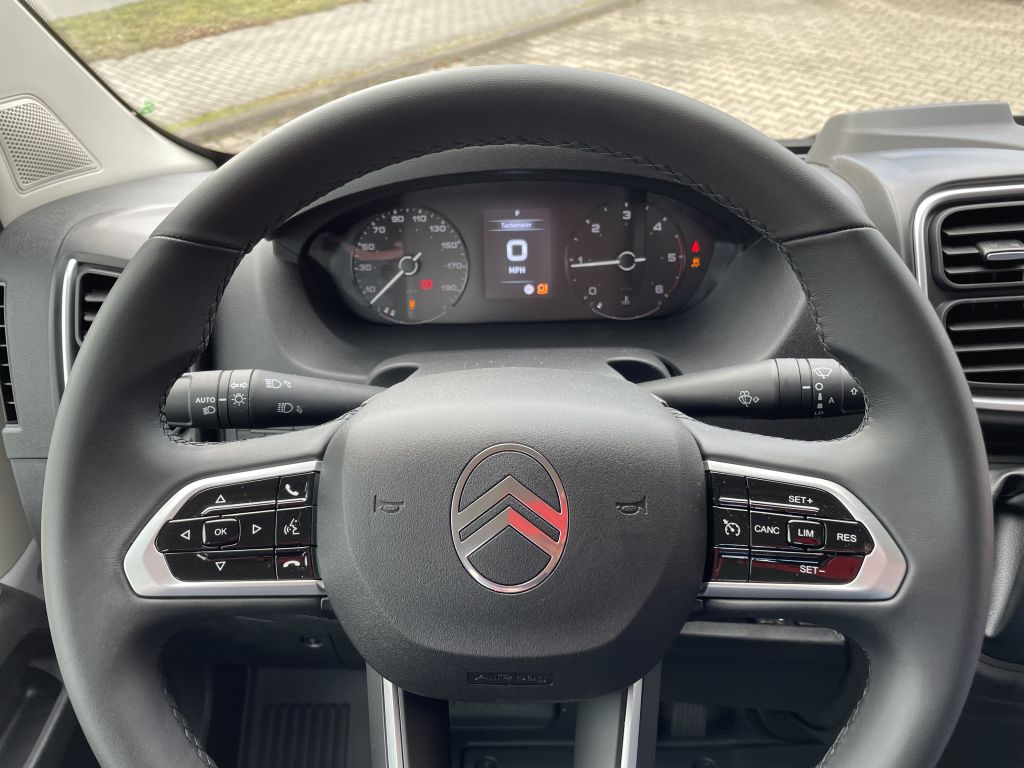 Fahrzeugabbildung Citroën Jumper 3-S-Kipper JPM 35 H L2 140 Autom., StHeiz