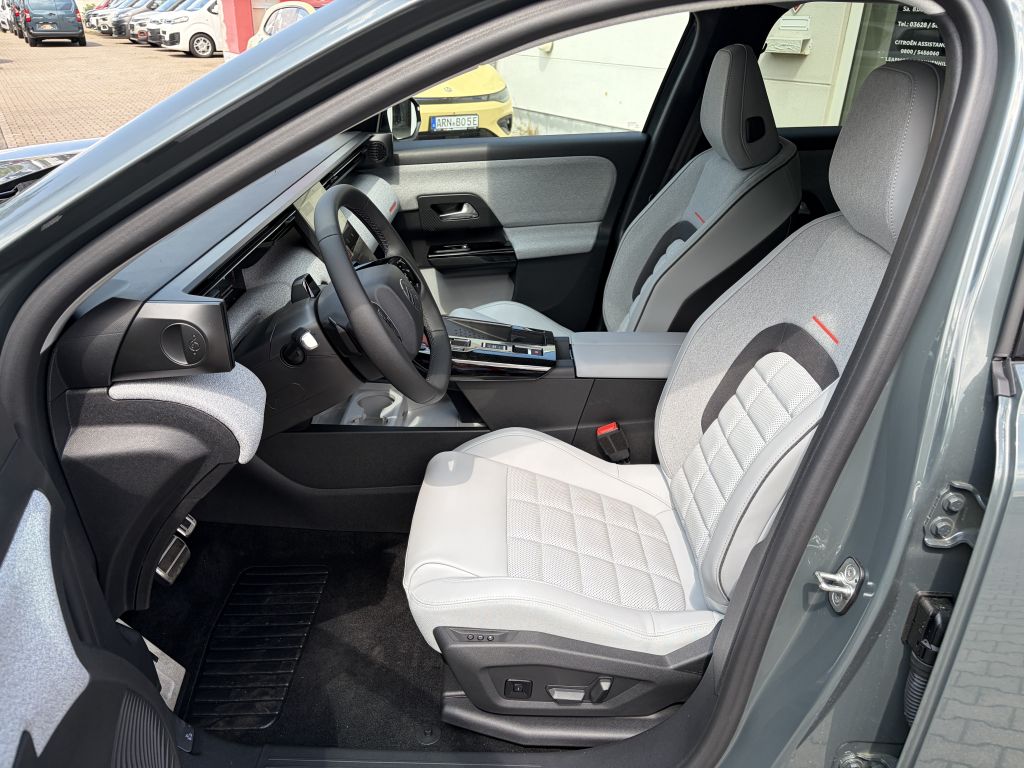 Fahrzeugabbildung Citroën C5 Aircross Hybrid 145 TEAM D + Winter-Paket