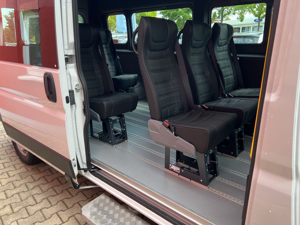 Fahrzeugabbildung Citroën Jumper L3H2 BlueHDi 140 Sitze 9 z.Klima/Heizung