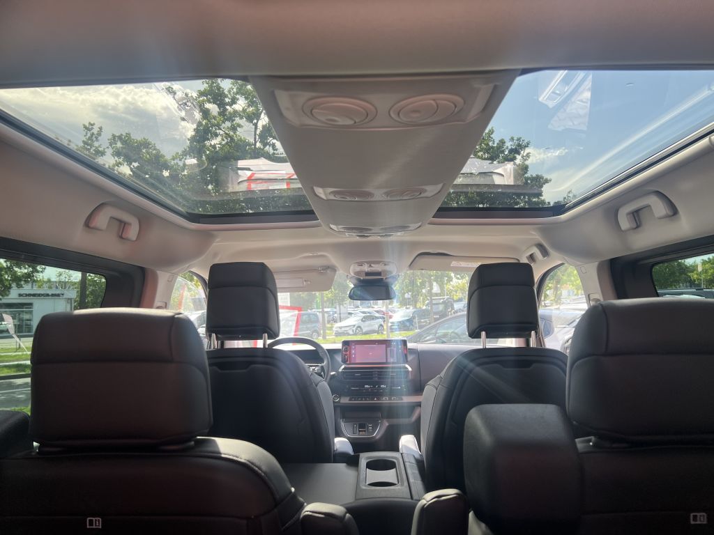 Fahrzeugabbildung Citroën e-Spacetourer M 136 Extended-Range Max VIP Plus