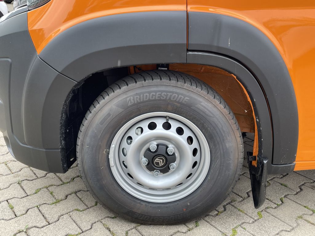 Fahrzeugabbildung Citroën Jumper Pritsche Doka 35 Heavy L3 BlueHDi 140 AHK