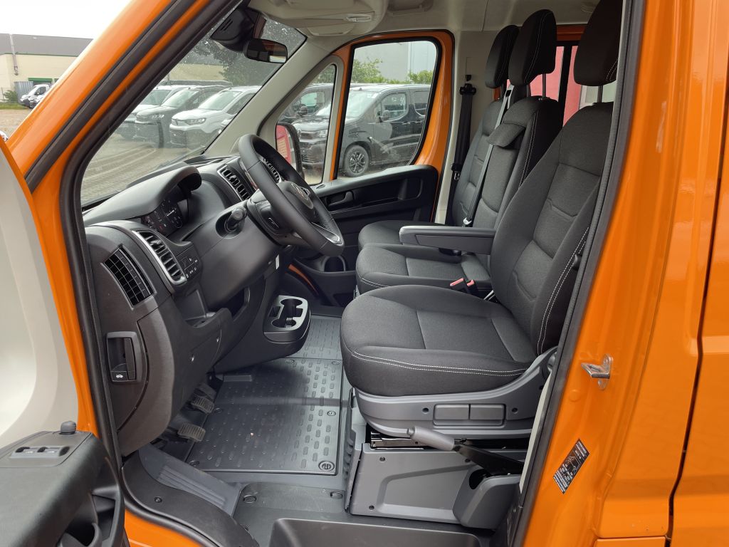 Fahrzeugabbildung Citroën Jumper Pritsche Doka 35 Heavy L3 BlueHDi 140 AHK