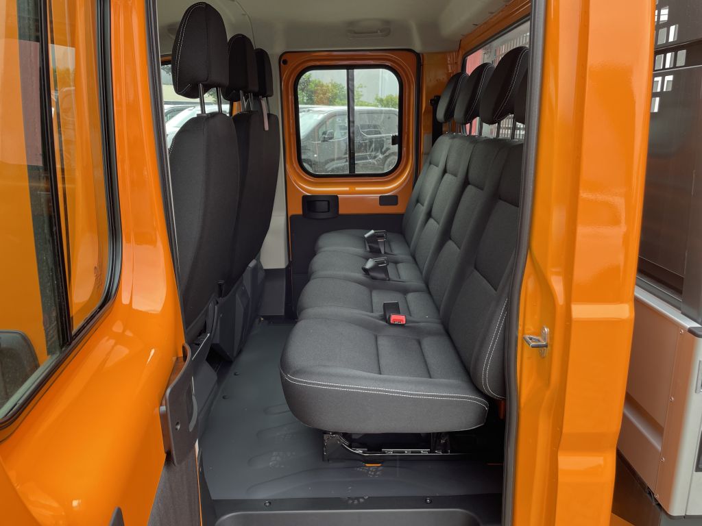 Fahrzeugabbildung Citroën Jumper Pritsche Doka 35 Heavy L3 BlueHDi 140 AHK