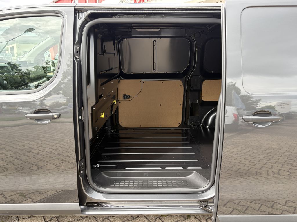 Fahrzeugabbildung Citroën Jumpy M Diesel 180 AT + Kamera, 3-Sitzer, LED