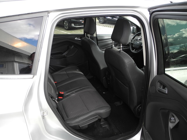 Fahrzeugabbildung Ford Kuga TDCi 4x4 Aut. Titanium - Xenon, AHK, Navi