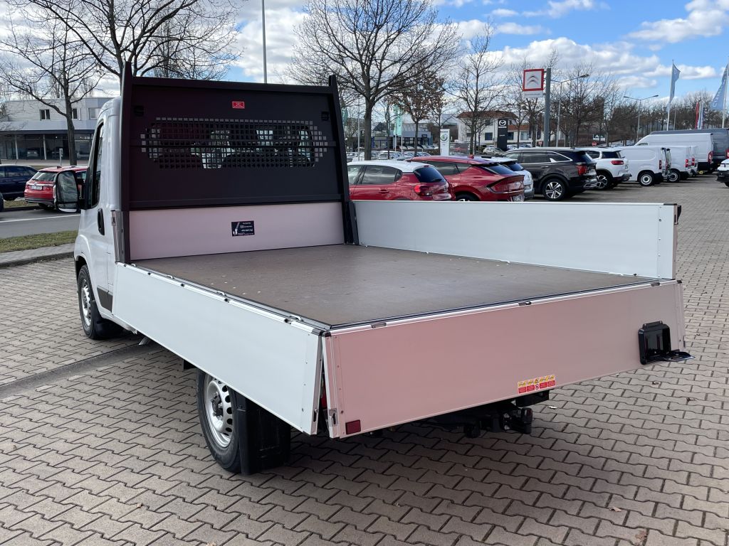 Fahrzeugabbildung Citroën Jumper Pritsche 35 Heavy L2 140 + AHK, Kamera
