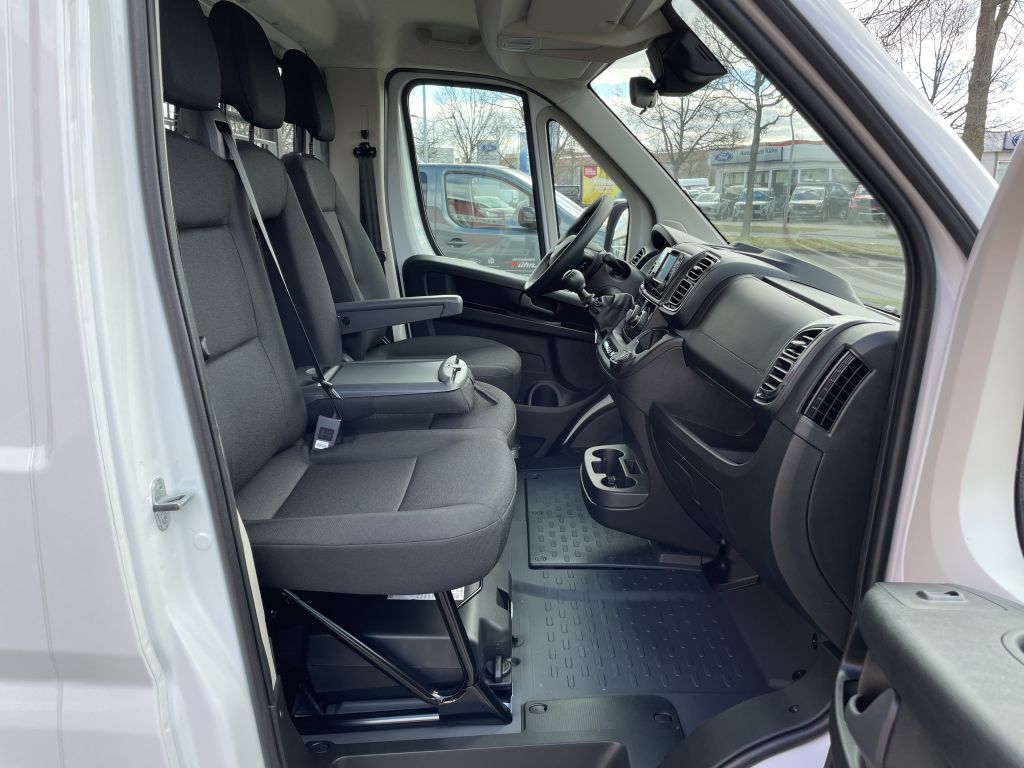 Fahrzeugabbildung Citroën Jumper Pritsche 35 Heavy L2 140 + AHK, Kamera