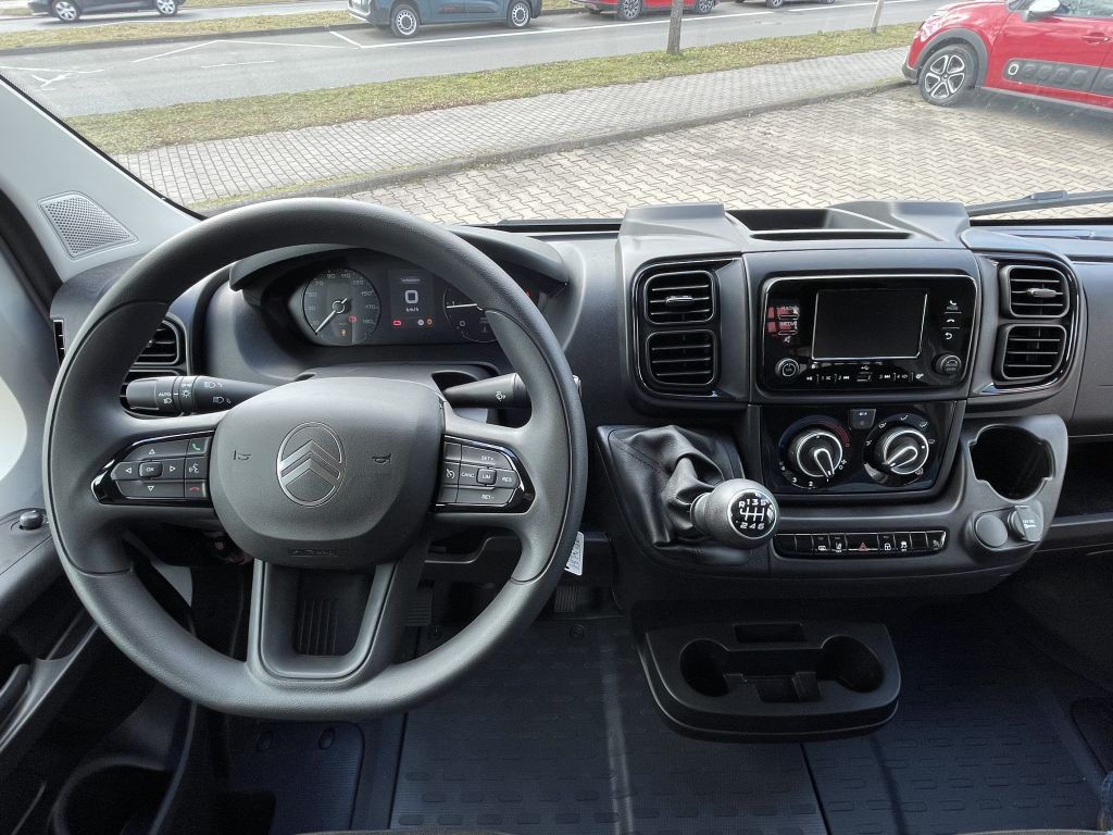 Fahrzeugabbildung Citroën Jumper Pritsche 35 Heavy L2 140 + AHK, Kamera