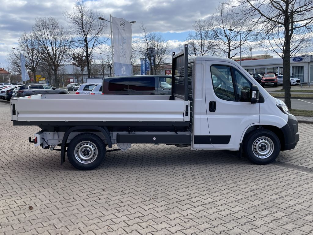 Fahrzeugabbildung Citroën Jumper Pritsche 35 Heavy L2 140 + AHK, Kamera