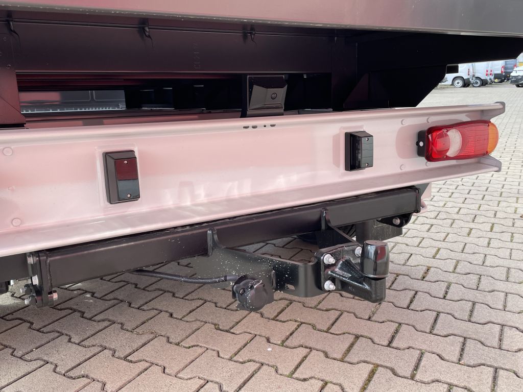 Fahrzeugabbildung Citroën Jumper Pritsche 35 Heavy L2 140 + AHK, Kamera