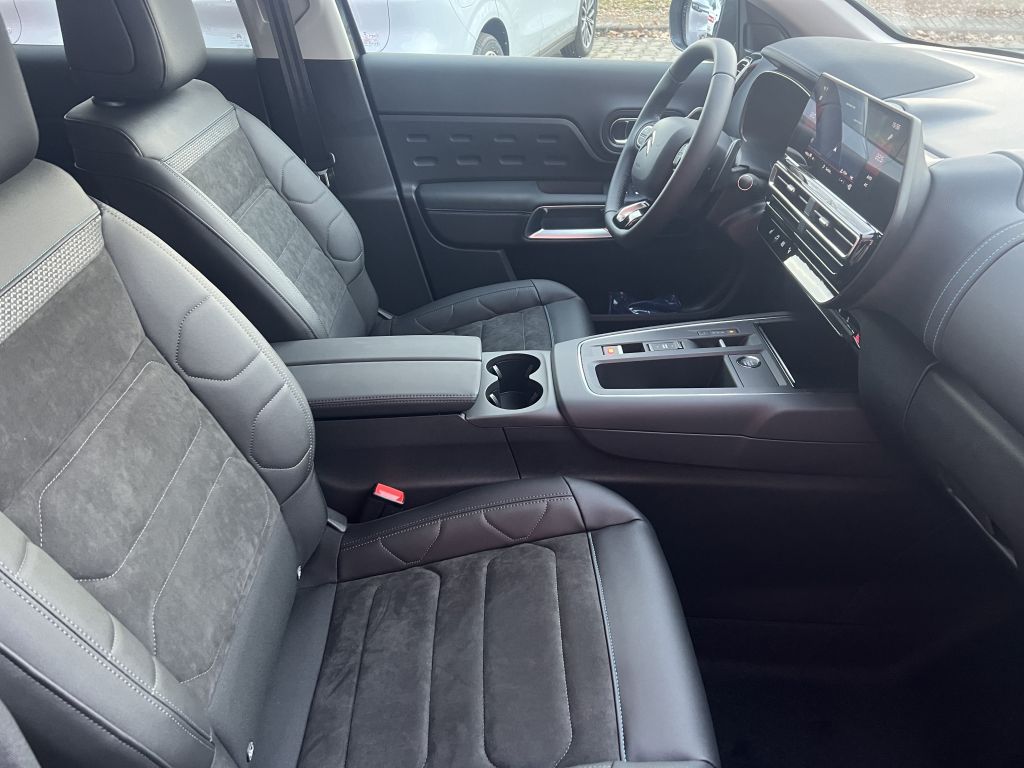 Fahrzeugabbildung Citroën C5 Aircross BlueHDI 130 S&S EAT8 MAX Panorama-D