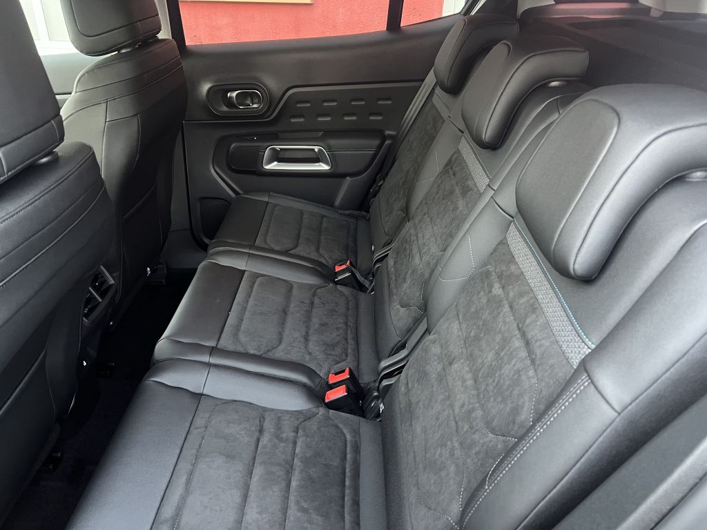 Fahrzeugabbildung Citroën C5 Aircross BlueHDI 130 S&S EAT8 MAX Panorama-D