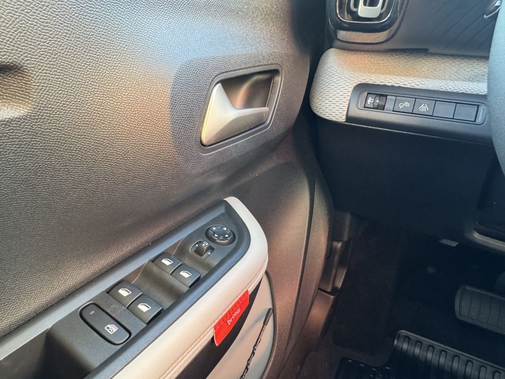 Fahrzeugabbildung Citroën e-C3 Aircross 113 Extended-Range MAX Winter Paket