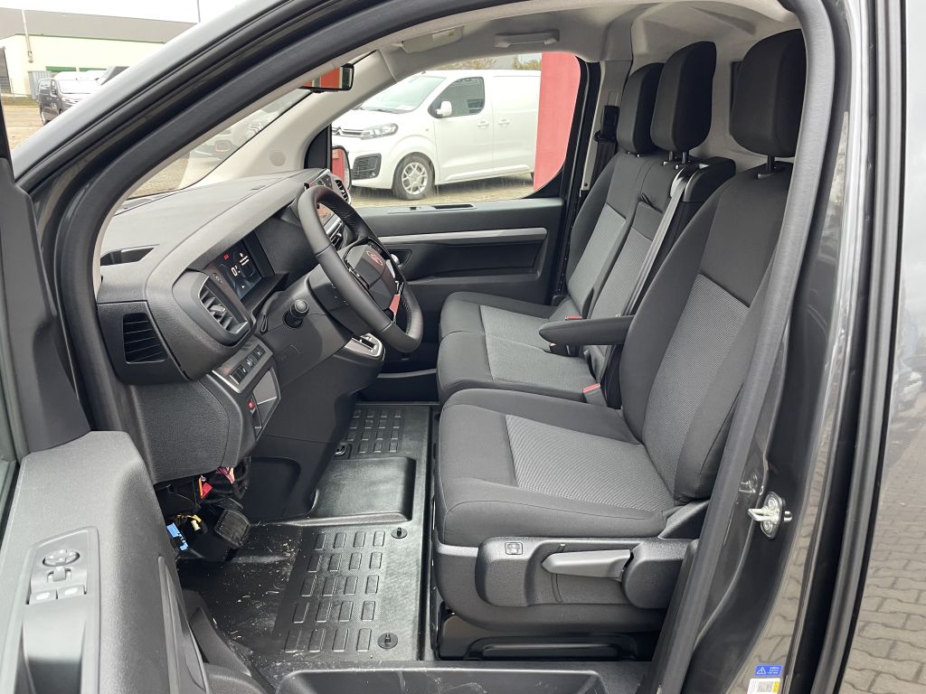 Fahrzeugabbildung Citroën Jumpy M Diesel 180 (2.2) AT + Webasto, LED, AHK