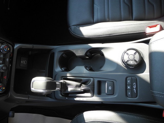 Fahrzeugabbildung Ford Ranger 2,0 Doka Autm. Limited - iACC, AHK, Rollo