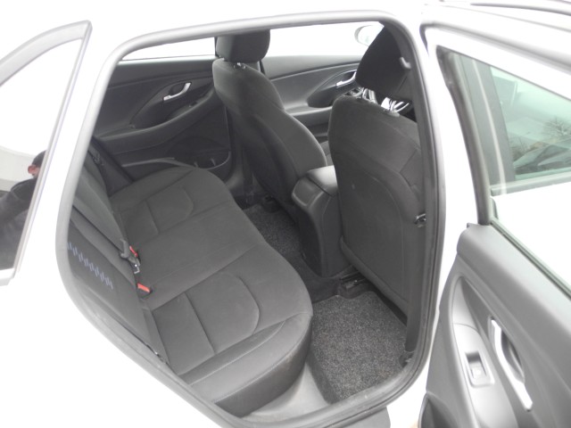 Fahrzeugabbildung Hyundai i30 1.4 Passion - Allwetter, Kamera, PDC, Alu