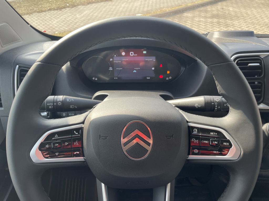 Fahrzeugabbildung Citroën Jumper Kawa 35 Heavy L4H3 BlueHDi 180 Automatik