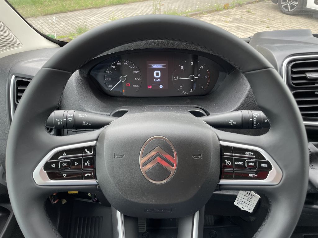 Fahrzeugabbildung Citroën Jumper Kawa 35 L2H1 BlueHDi 140 + AHK