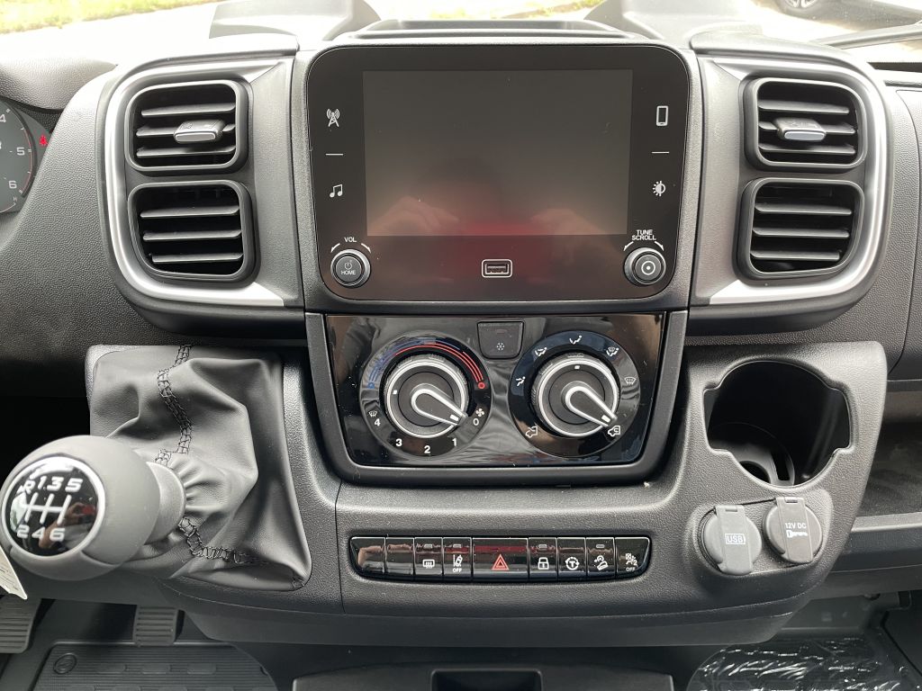 Fahrzeugabbildung Citroën Jumper Kawa 35 L2H1 BlueHDi 140 + AHK