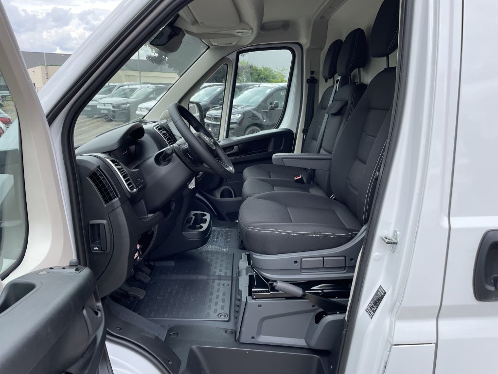 Fahrzeugabbildung Citroën Jumper Kawa 35 L2H1 BlueHDi 140 + AHK