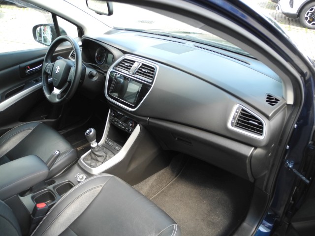 Fahrzeugabbildung Suzuki SX4 S-Cross 1.4 Allgrip Comfort+ - Navi, ACC, WR