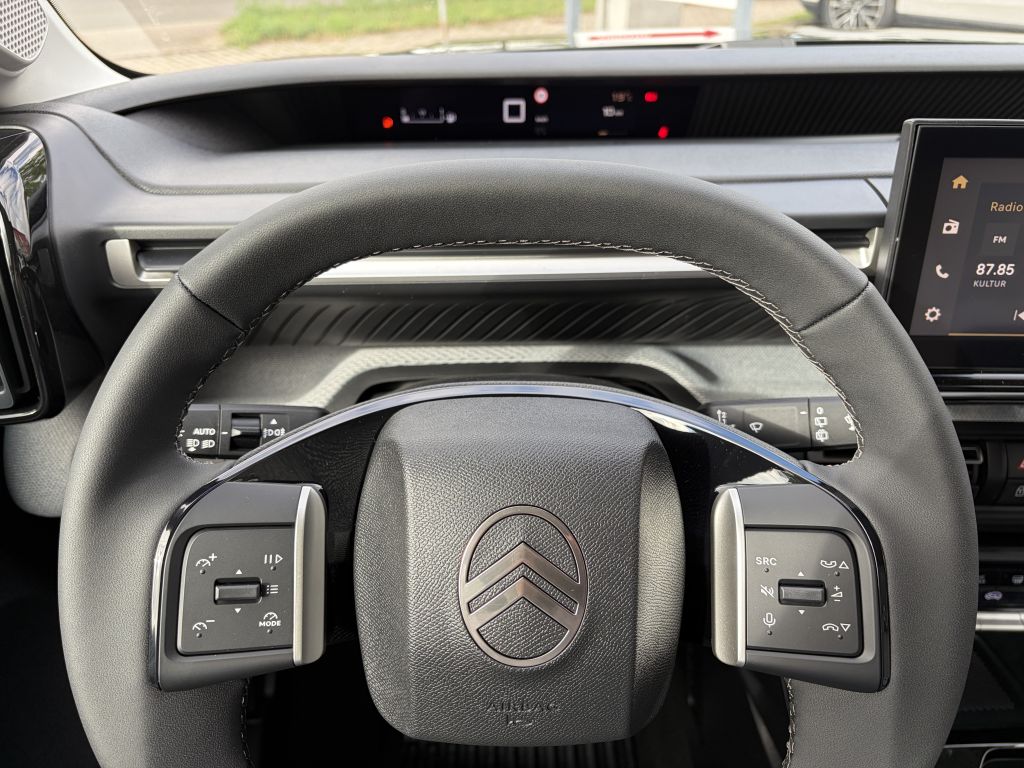 Fahrzeugabbildung Citroën C3 Aircross Turbo 100 PLUS + Winter, Allwetter