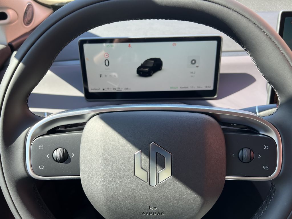 Fahrzeugabbildung Leapmotor C10 REEV Design 158kW Sofort Verfügbar!