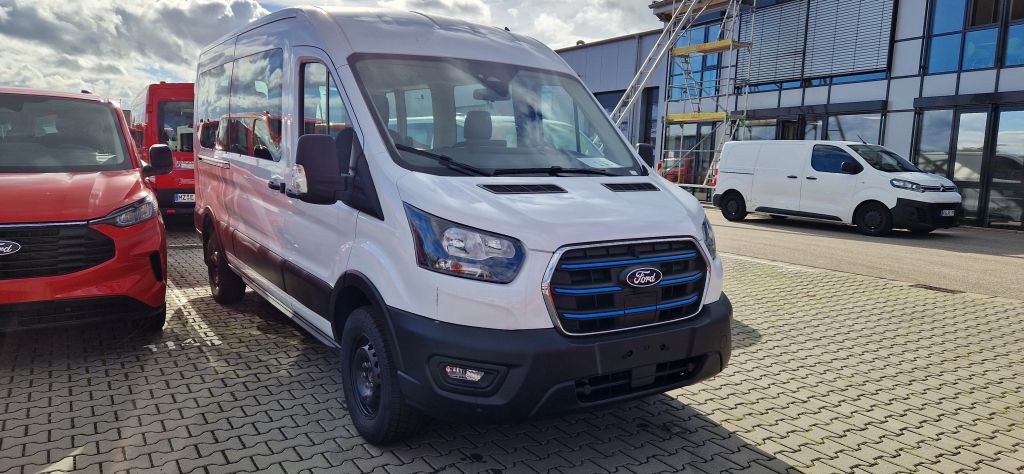 Fahrzeugabbildung Ford E-Transit 350L3 Trend- Camper, Pers./Rolli-Trans.