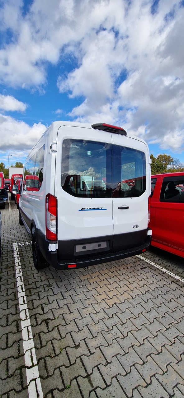 Fahrzeugabbildung Ford E-Transit 350L3 Trend- Camper, Pers./Rolli-Trans.