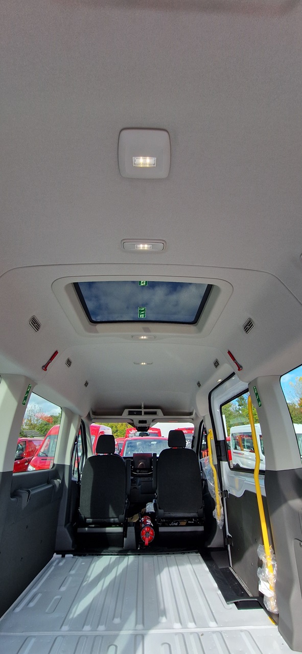 Fahrzeugabbildung Ford E-Transit 350L3 Trend- Camper, Pers./Rolli-Trans.