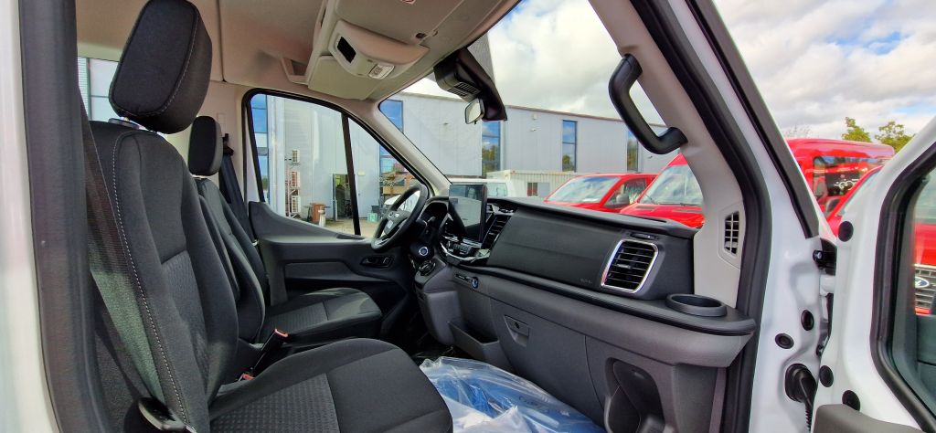 Fahrzeugabbildung Ford E-Transit 350L3 Trend- Camper, Pers./Rolli-Trans.